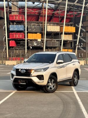 Toyota Fortuner V6    2023   48,000 KM